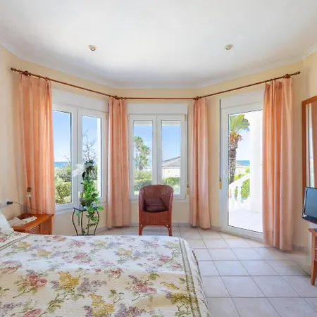 Vila Mit Meerblick In Denia